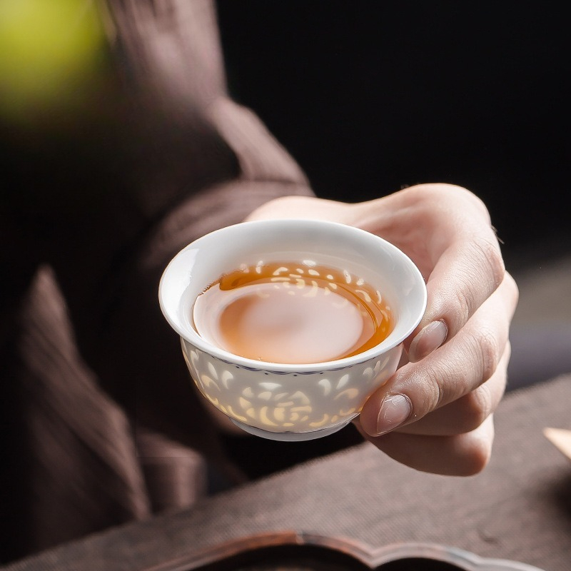 손으로 그린 청백색의 정교한 차컵, 속이 빈 세라믹 쿵 - Coffee Tea Set Up 리뷰 및 가격